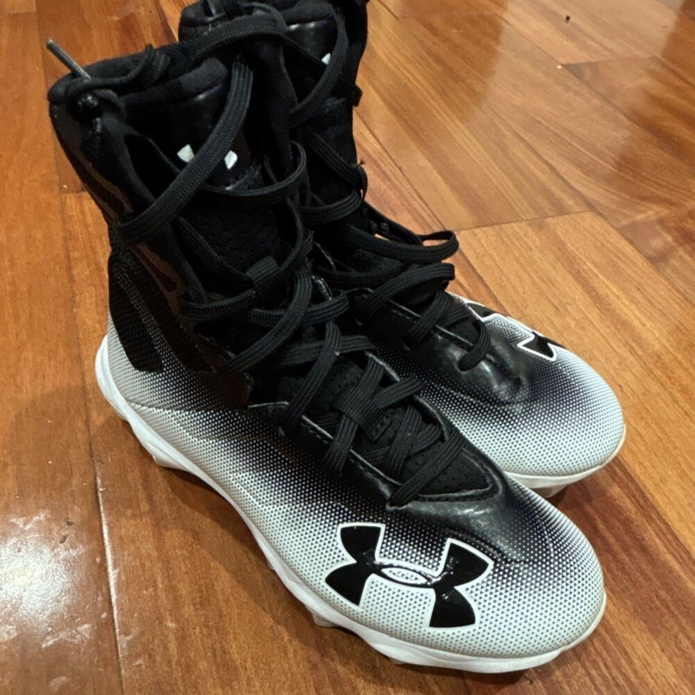Under Armour Highlight High-Top Football Cleats Black/White size 2.5Y